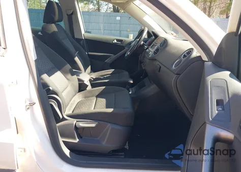 2009 Volkswagen Tiguan Se from USA, damaged, VIN WVGAV75N79W532855